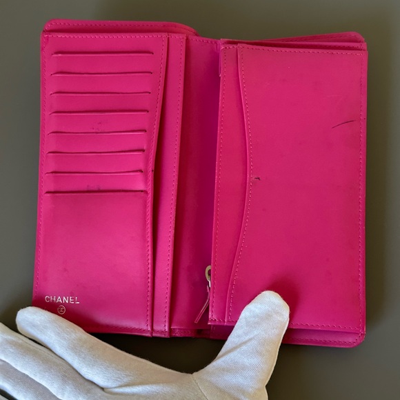 Chanel Bifold Fuchsia / Pink Quilted Caviar Leather Wallet - Picture 3 of 16
